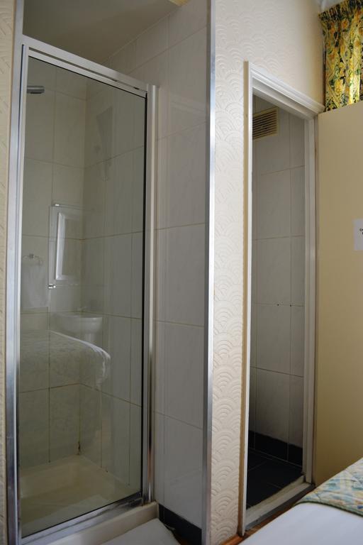 ファルコン ホテル ロンドン 部屋 写真